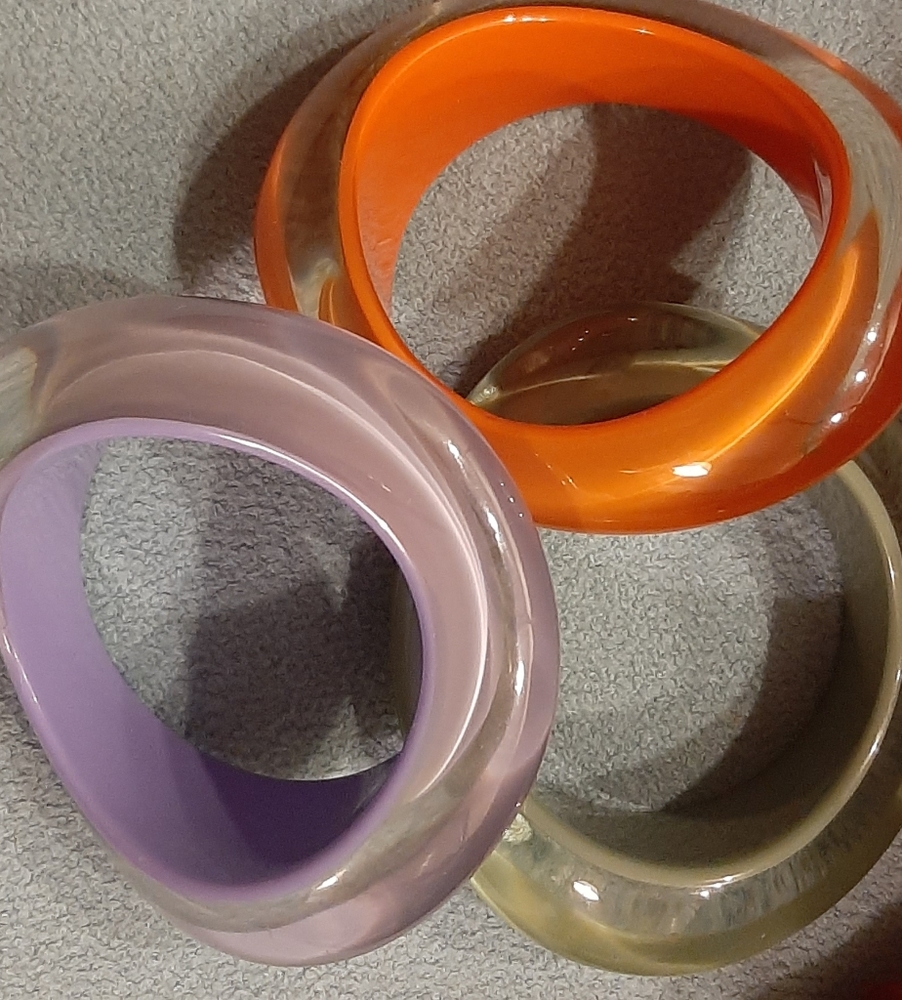 LUCITE | Chunky, Asymmetrical Bangle Bracelets - Picture 12 of 16